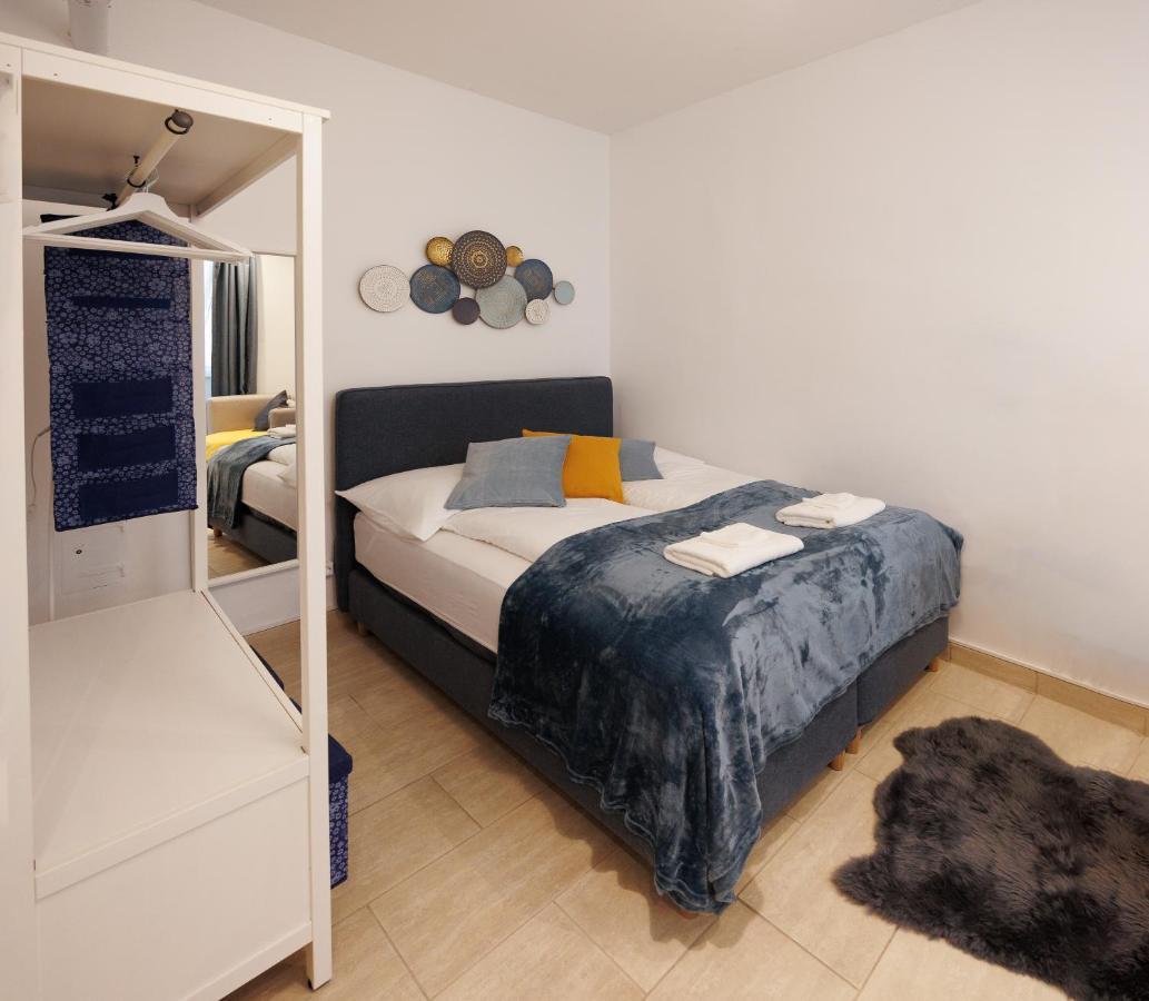 Cozy Market-Square Retreat Located In The Heart Of The 10Th District Виена Екстериор снимка