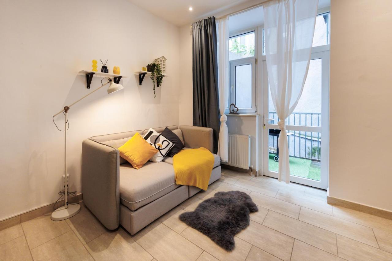 Cozy Market-Square Retreat Located In The Heart Of The 10Th District Виена Екстериор снимка