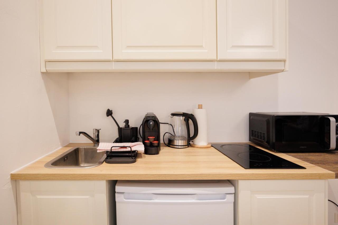 Cozy Market-Square Retreat Located In The Heart Of The 10Th District Виена Екстериор снимка